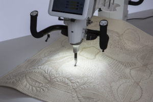 Handi Quilter Infinity 26 with infinity ring light