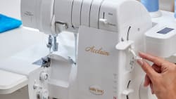 Automatic Thread Delivery to set the stitch you want with no tension adjustment