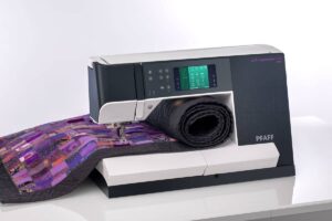 Pfaff Quilt Expression 720 lifestyle image