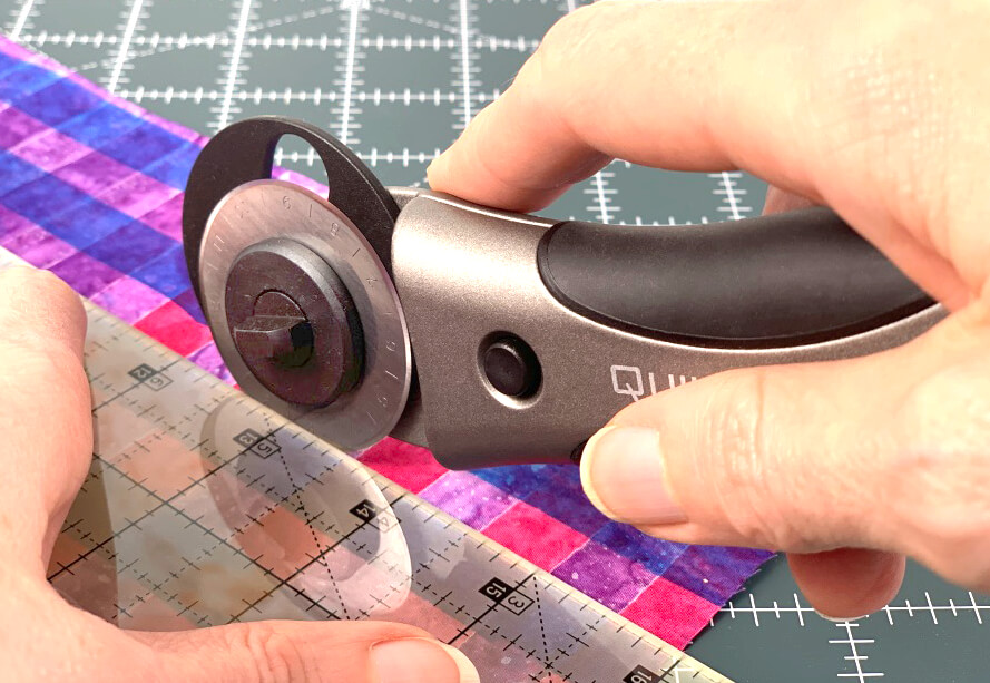 Quilters Select Rotary Cutter 45mm- an essential tool for any quilter