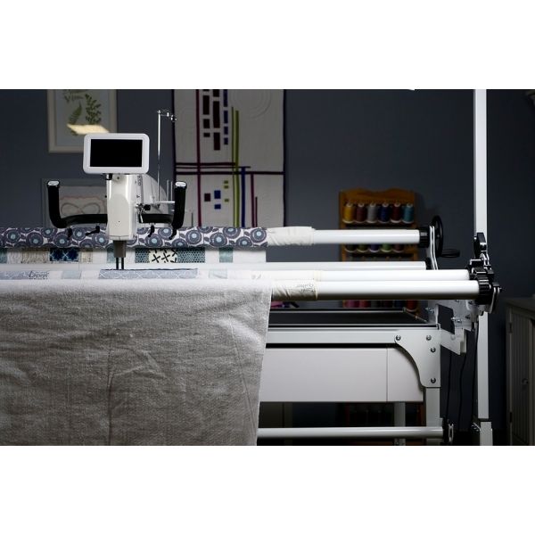 handi quilter moxie photo of machine quilting large fabric