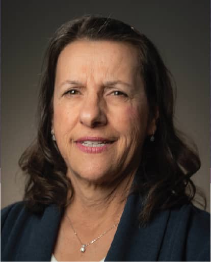 Handi Quilter educator Mary Yoder headshot