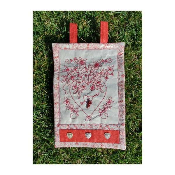 Bird Brain Designs Hearts and Flowers machine embroidery sample