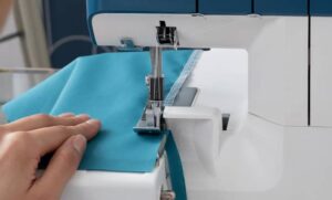 Pfaff Admire 1000 Serger adjustable overedge cutting width