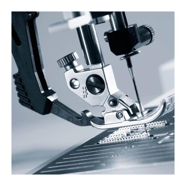 Pfaff Expression 710 Special Edition Sewing and Quilting Machine