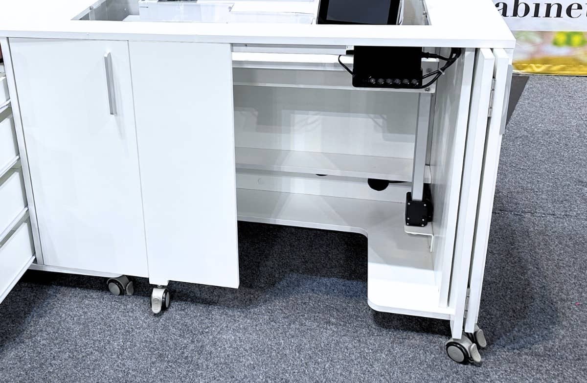 SewFine Hideaway Deluxe XL hide-away doors
