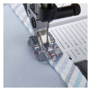 Pfaff Piping Narrow Foot lifestyle Image