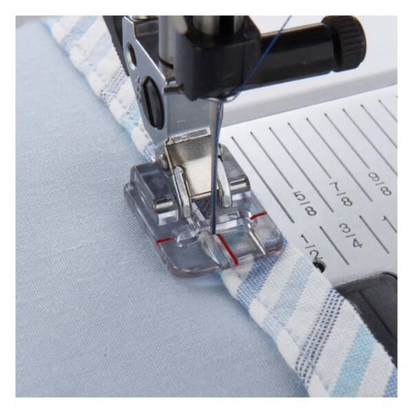 Pfaff Piping Narrow Foot lifestyle Image