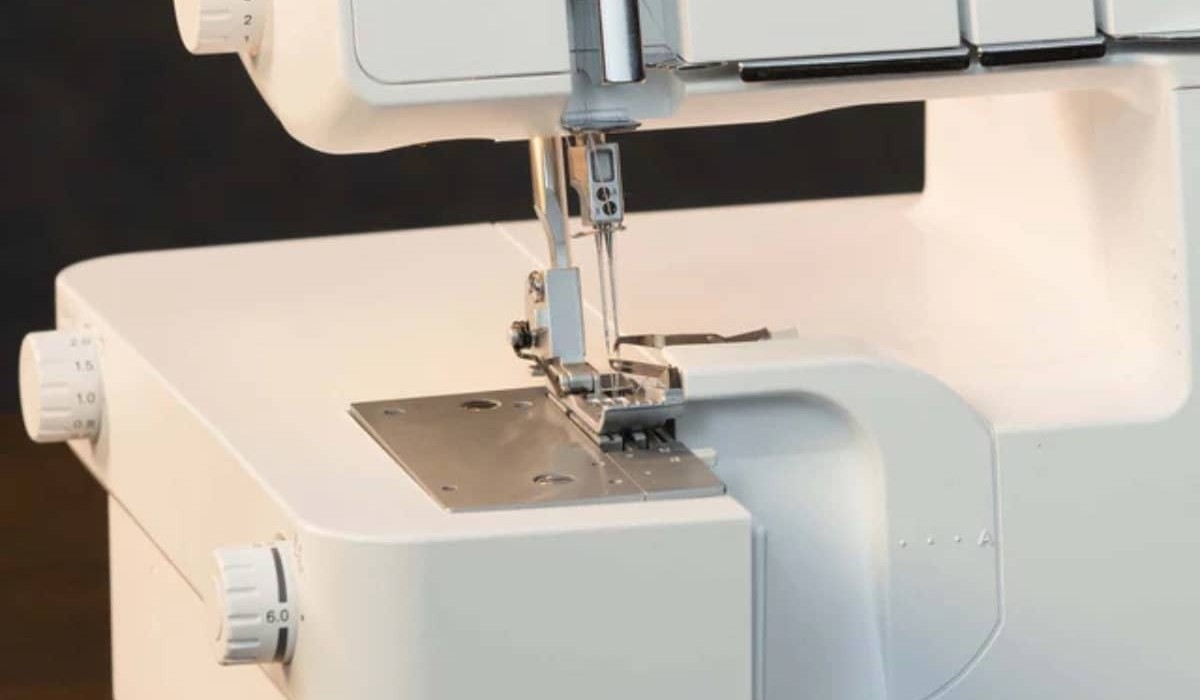 Pfaff hobbylock 2.5 sewing space